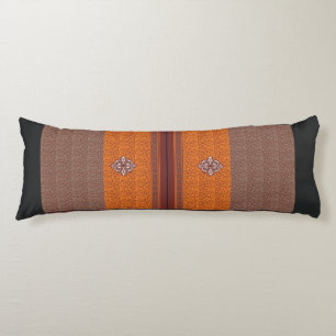 Coussins Longs un motif de point de croix en orange et marron