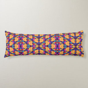 Coussins Longs Un oreiller rectangulaire présente un motif 