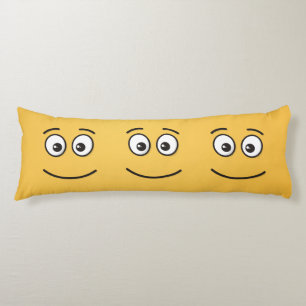 Coussins Longs Visage souriant avec yeux ouverts