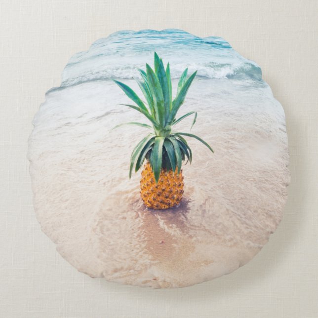 Coussins Ronds Ananas sur la plage le matin (Devant)