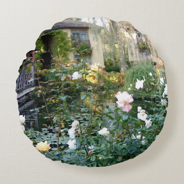Coussins Ronds Beau Jardin Rose et étang (Devant)