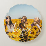 Coussins Ronds Besties Meilleur Ami Photo Amitié<br><div class="desc">Gardez l'oreiller lombaire pour votre bestie(s). Customisez le côté avant du coussin avec votre photo. L'arrière est un design de script "besties" gris et blanc et est customisé avec vos noms. Avez-vous des demandes de personnalisation ou avez-vous besoin d'aide pour rendre votre photo adaptée ? Contactez-moi,  j'aimerais aider.</div>