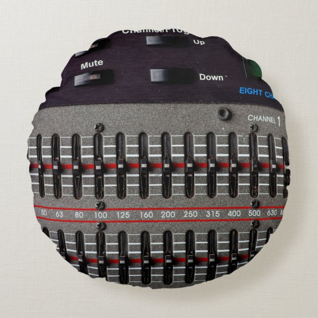 Coussins Ronds Boutons sur un mixeur de son dans un studio d'enre (Devant)