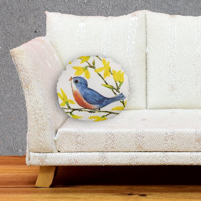 Coussins Ronds Branche de l'arbre d'oiseaux bleu chantant mignon (Little singing blue red bird on branch yellow flowers textured look white decorative pillow.)