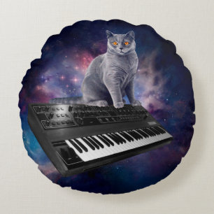 Coussins Ronds Chat sur synthétiseur dans l'espace