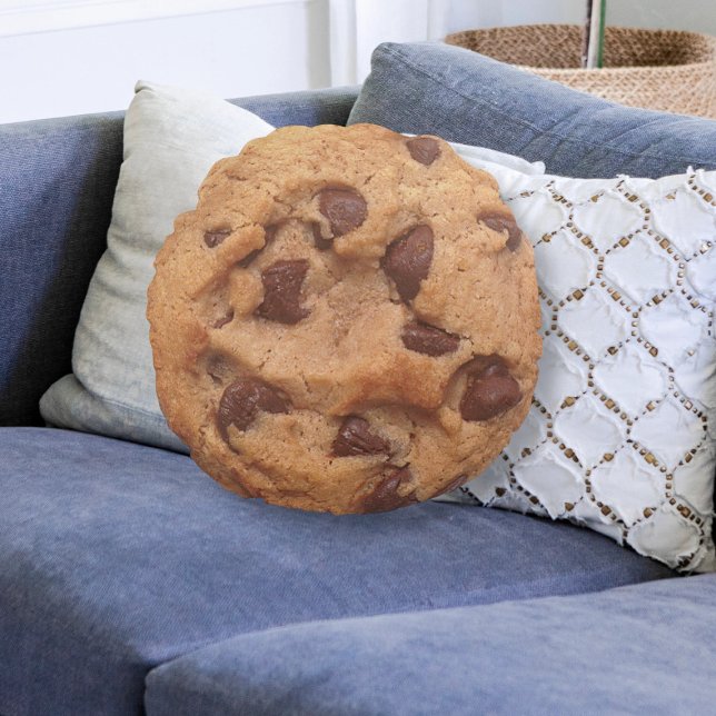Coussins Ronds Chocolat Chip Cookie Nouveauté (Novelty fun chocolate chip cookie throw pillow from Ricaso. Round pillow in a cookie food design)