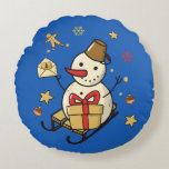 Coussins Ronds Christmas Snowman<br><div class="desc">Un mignon bonhomme de neige sur un traîneau avec un cadeau,  une petite lettre et des décorations de Noël.</div>