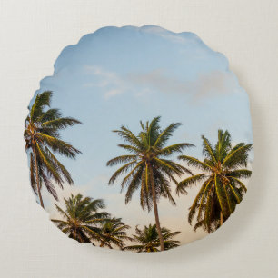 Coussins Ronds Cocotiers sous ciel nuageux le matin