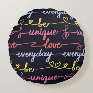 Coussins Ronds Coeurs de filles, mots motif sans couture.