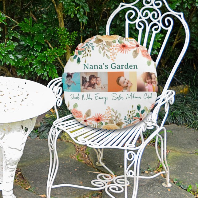 Coussins Ronds Collage photo personnalisé Jardin de Nana Grandma (Personalized Photo Collage Nana Grandma's Garden Round Pillow)