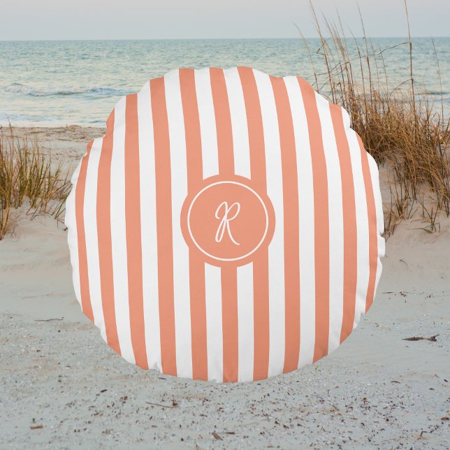 Coussins Ronds Coral French Beach Stripe Monogramme personnalisé (Créateur téléchargé)
