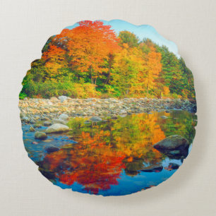 Coussins Ronds Couleurs d'automne se reflétant dans un ruisseau d