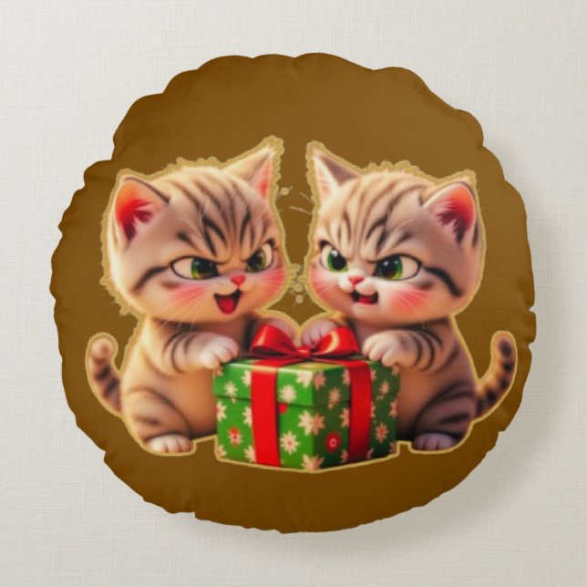 Coussins Ronds **Cute Kittens Fighting Over a Gift – Funny Christ (Devant)