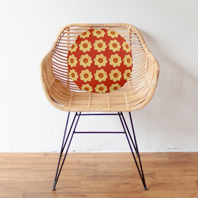 Coussins Ronds Dahlia jaune motif floral sur rouge (In Situ)