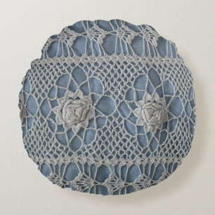Coussins Ronds Dentelle vintage : petites roses blanches.