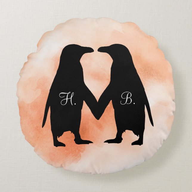Coussins Ronds Des pingouins dans l'amour - ajoutez vos initiales (Devant)