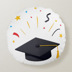 Coussins Ronds Diplômés heureux lançant leurs casquettes en céléb