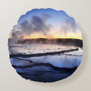 Coussins Ronds Fumée de geyser au coucher du soleil