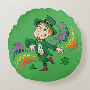 Coussins Ronds Joli et souriant dancing leprechaun, un arc-en-cie