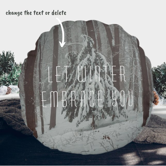 Coussins Ronds Les arbres couverts de neige dans la forêt brumeus (Créateur téléchargé)