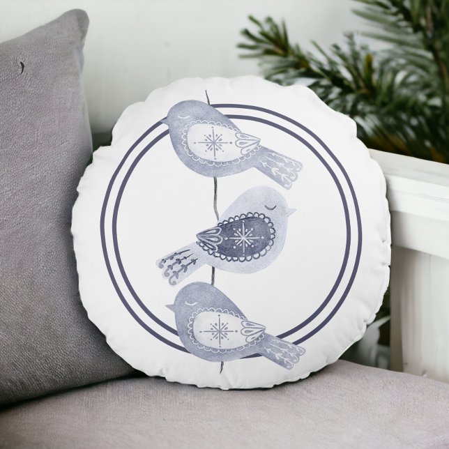 Coussins Ronds Oiseaux bleus nordiques de Noël (Nordic Christmas Blue Birds Round Pillow from Ricaso)