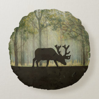 Coussins Ronds Orignaux dans l'illustration de forêt