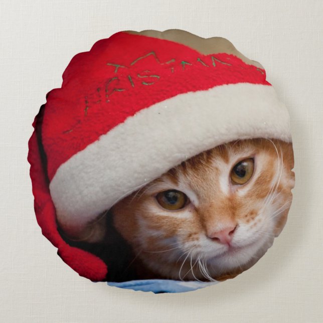 Coussins Ronds Petit chaton dans le casquette rouge de Noël (Devant)
