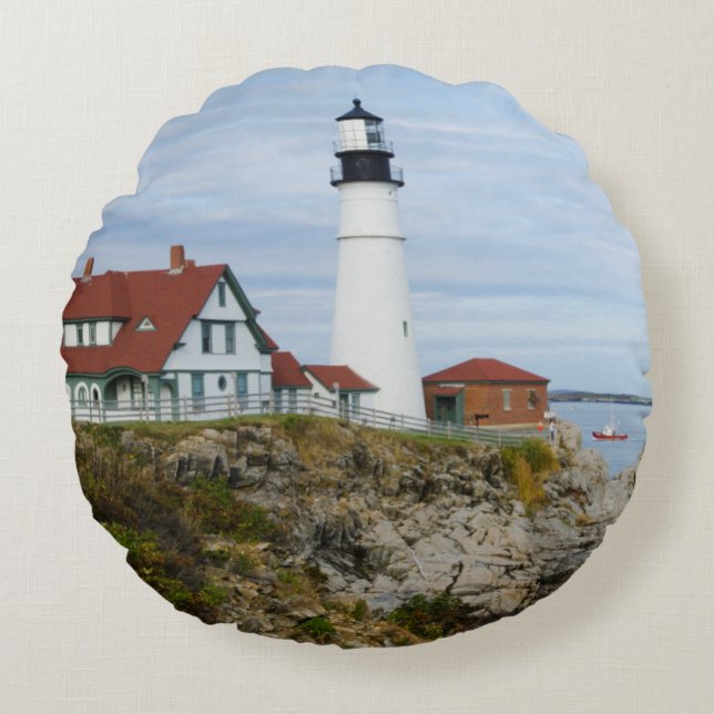 Coussins Ronds Phare de Portland Headlight sur une côte rocheuse (Devant)