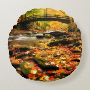 Coussins Ronds Pont en bois et crique dans l'automne