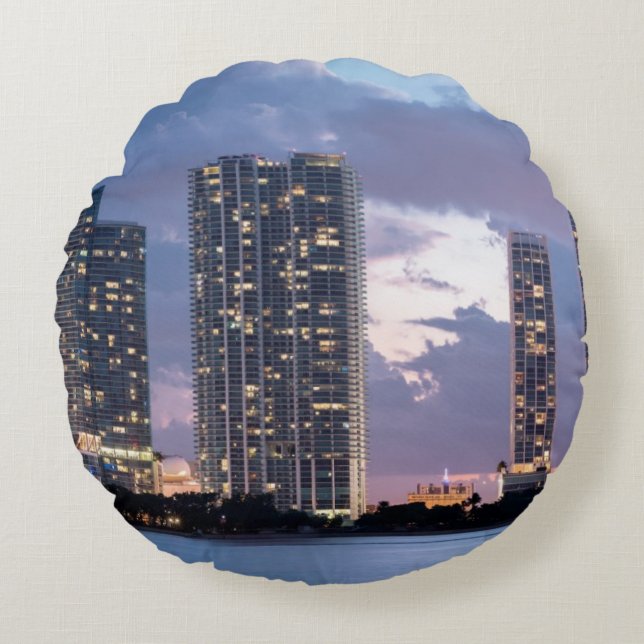 Coussins Ronds Tours de condominium au bord de mer à Miami (Devant)