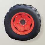 Coussins Ronds Tyr de tracteur de ferme Orange<br><div class="desc">Ce coussin cool est muni d'un pneu tracteur de ferme. Ajoutez du texte personnalisé pour que ce design soit le vôtre ! Photographie créée par la photographe primée Maria Jeffs.</div>