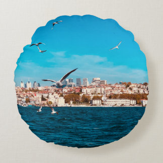 Coussins Ronds Vue d'Istanbul avec mouettes par beau temps, B