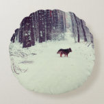 Coussins Ronds Winter snowy pine forest, dog walking in the fores<br><div class="desc">Winter snowy pine forest,  dog walking in the forest</div>