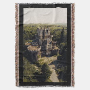 Couverture Château de pierre gris grand en Bois vert surélevé