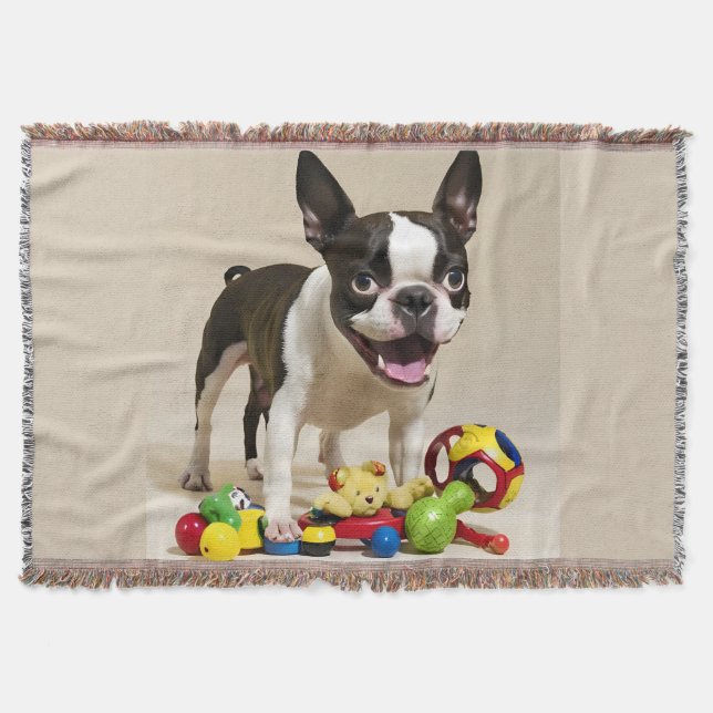 Couverture Chien de Boston Terrier jouant avec des jouets (Devant)