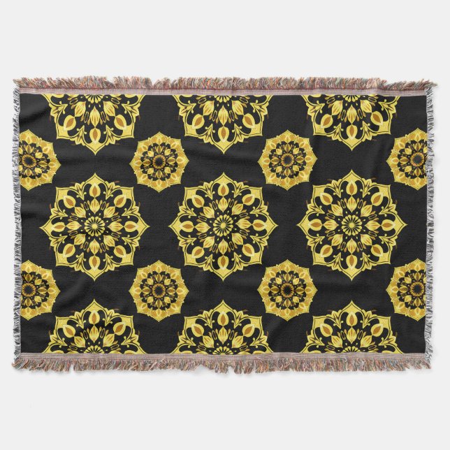 Couverture Conception de mandala doré avec motifs symétriques (Devant)
