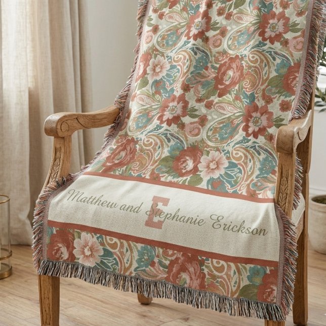 Couverture Couple Monogramme Floral Boho Terracotta (A boho floral terracotta woven throw blanket for a newlywed couple's wedding gift.)