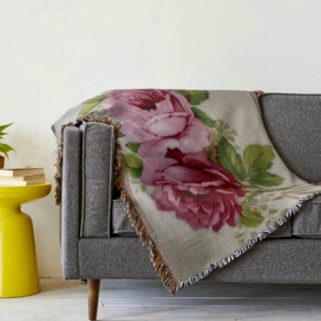 Couverture Élégance Rose Vintage  (Throw Blanket Dimensions: 54"l x 38"w Material: 100% polyester; soft touch.
)