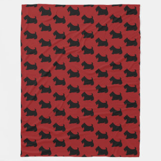 Couverture en polaire rouge écossaise rétro