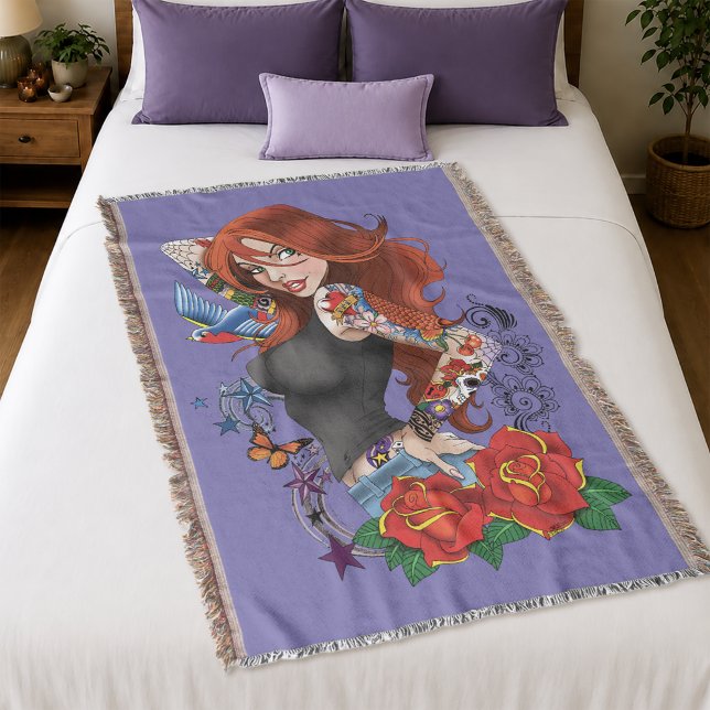 Couverture Femme rousse tatouée manches violet (Créateur téléchargé)