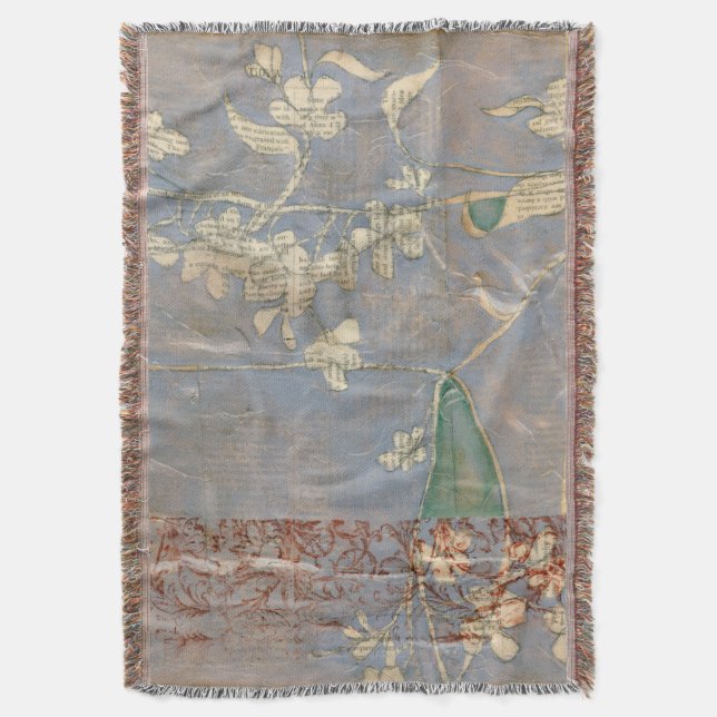 Couverture Fleurs blanches sur Arrière - plan de papier journ (devant Vertical)