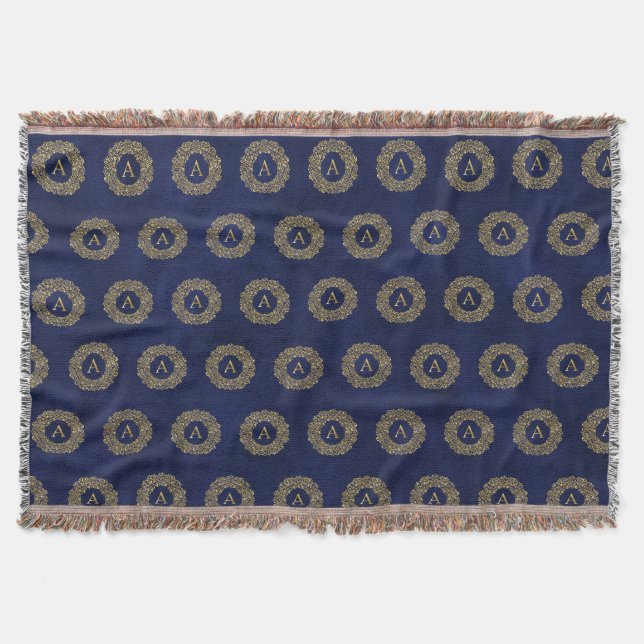 Couverture Initiale Un Motif classique damassé d'or (Devant)