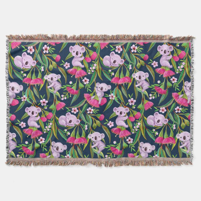 Couverture Jolis koalas lilas pâles sur des fleurs d'eucalypt (Devant)