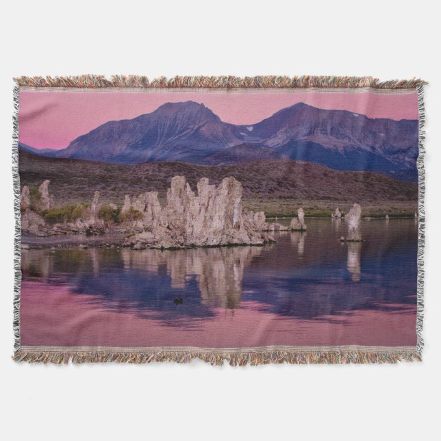 Couverture Lac Mono spectaculaire dans l'ombre (Devant)
