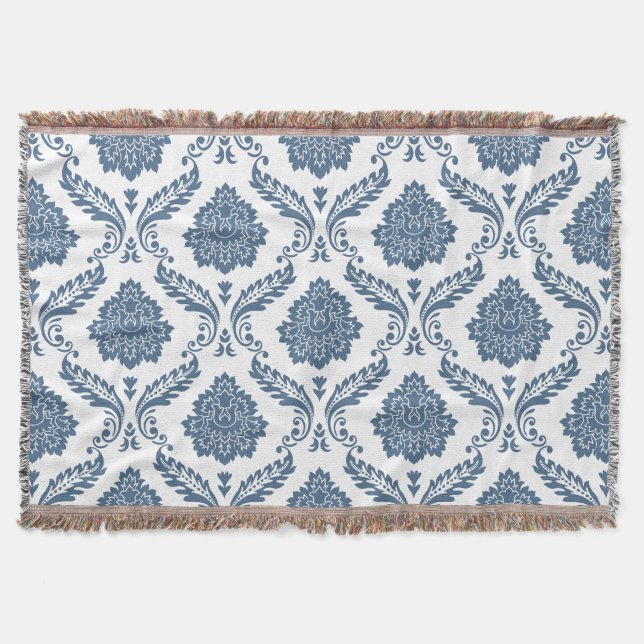 Couverture Motif Damassé Rococo Bleu sur Fond Blanc (Devant)