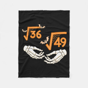 Couverture Polaire 6 7 Halloween Math Racine Carrée 67 Meme Gen Alpha