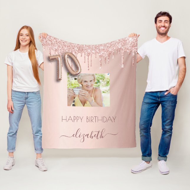 Couverture Polaire 70e anniversaire blush rose or parties scintillant (En situation)