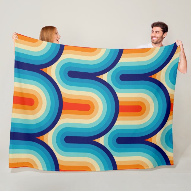 Couverture Polaire 70s Rainbow Curves (En situation)