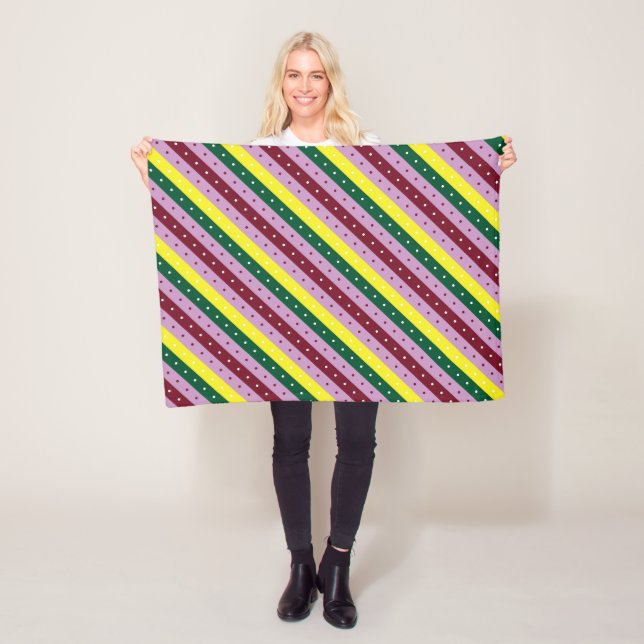 Couverture Polaire | 76x102 cm Dessin Rayé Cosy (En situation)