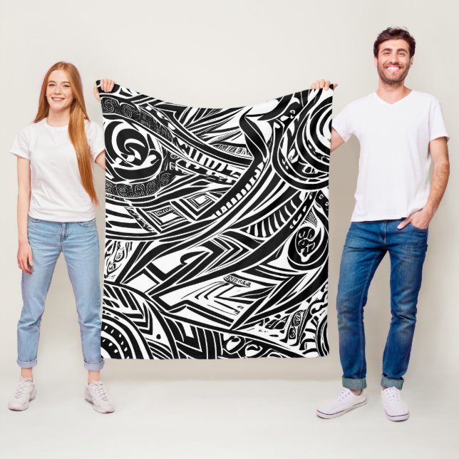 Couverture Polaire Abstrait tribal noir et blanc (En situation)